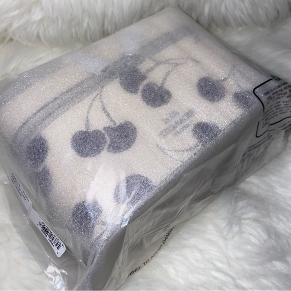 Coach leather Cosmetic Case With Cherry Print New with tags - Picture 14 of 14